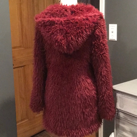 Red Wine Faux llama Fur Coat. ❤️🔥 Last small!! - Picture 4 of 6